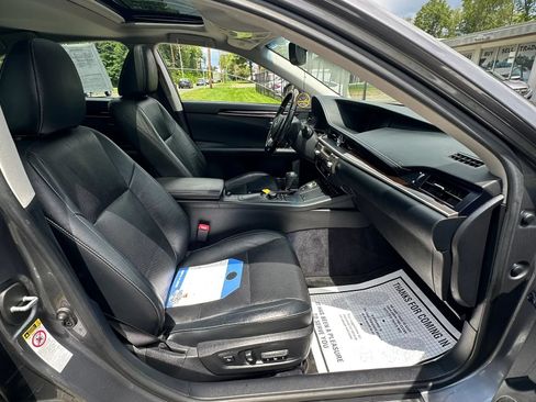 Used 2013 Lexus ES 350 w/ Luxury Pkg FWD image 31
