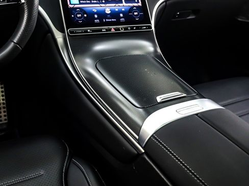 Used 2024 Mercedes-Benz GLC 300 GLC 300 SUV w/ AMG Line image 7