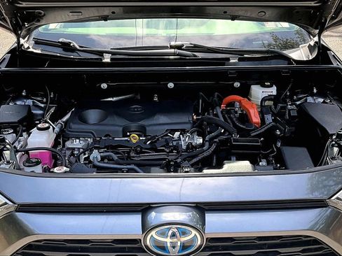 Used 2022 Toyota RAV4 XLE Premium AWD/4WD image 31