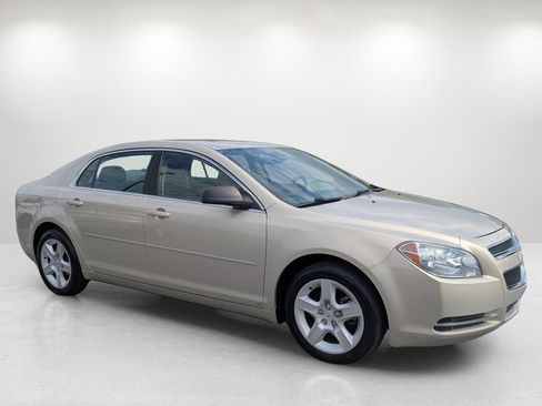 Used 2009 Chevrolet Malibu LS image 3