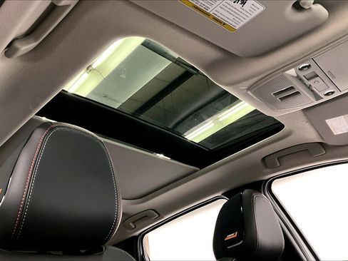 New 2026 Nissan Kicks SR w/ SR Premium Package FWD image 33