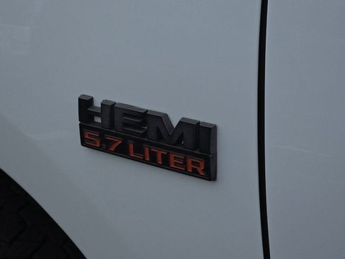 Used 2018 RAM 1500 Classic SLT AWD/4WD image 25