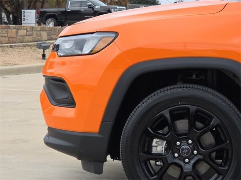 New 2026 Jeep Compass Latitude image 5