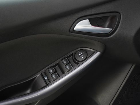 Used 2014 Ford Focus Titanium image 20