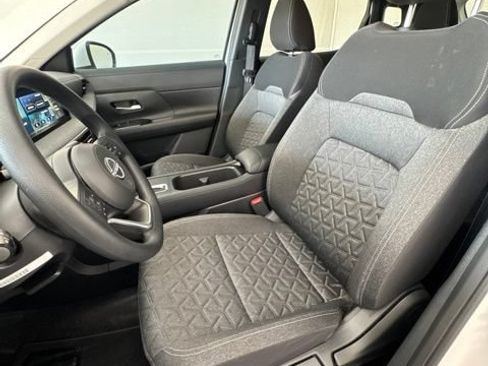 Certified 2025 Nissan Kicks SV FWD image 14