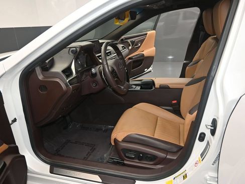 Used 2019 Lexus ES 350 Ultra Luxury w/ Accessory Package FWD image 13