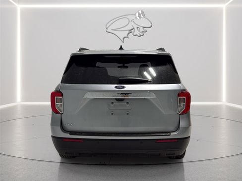 Used 2023 Ford Explorer XLT RWD image 5