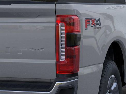 New 2026 Ford F250 Lariat w/ Chrome Package image 21
