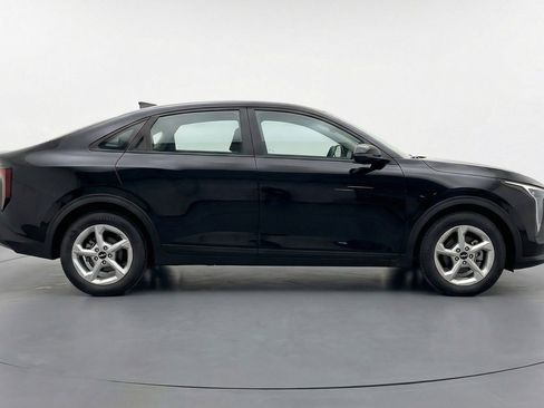 Used 2025 Kia K4 LXS image 11