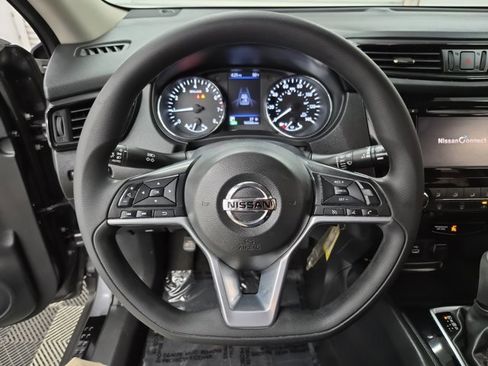 Used 2019 Nissan Rogue S image 22