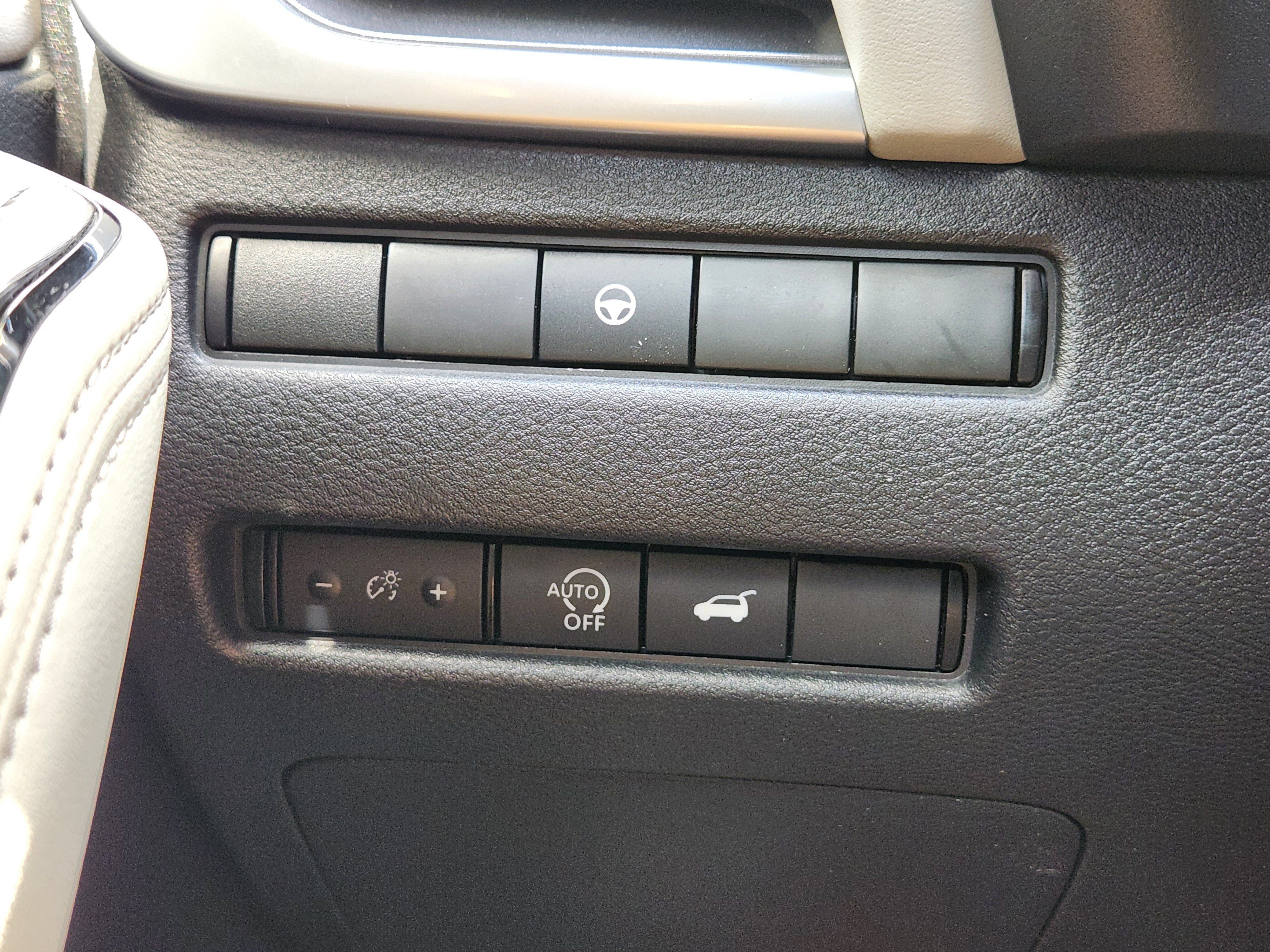 Used 2023 Nissan Rogue SV w/ SV Premium B Package AWD/4WD image 16