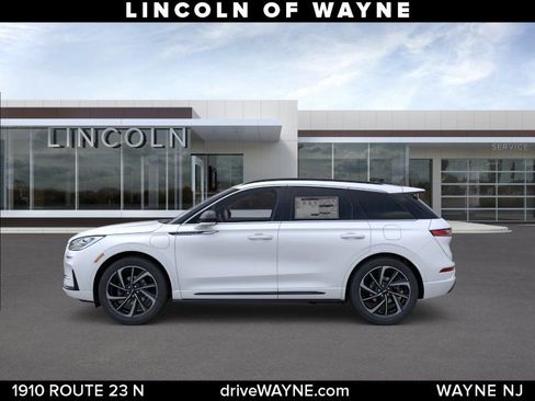 New 2026 Lincoln Corsair Grand Touring AWD/4WD image 3