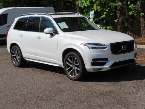 Used 2018 Volvo XC90 T6 Momentum w/ Convenience Package AWD/4WD image 6
