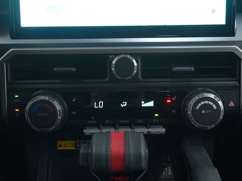 Used 2025 Toyota 4Runner TRD Off-Road Premium image 15