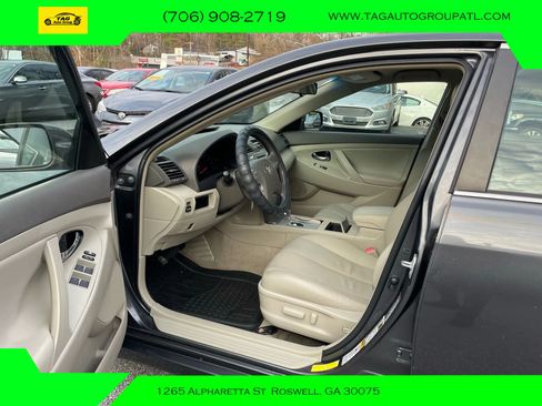 Used 2010 Toyota Camry XLE FWD image 13