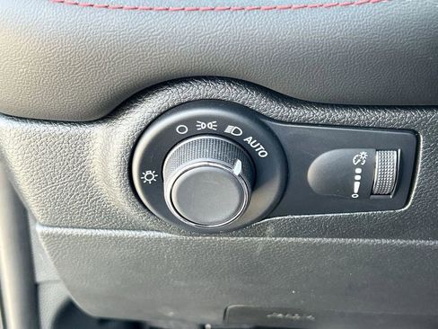 Used 2025 Dodge Durango GT AWD/4WD image 26