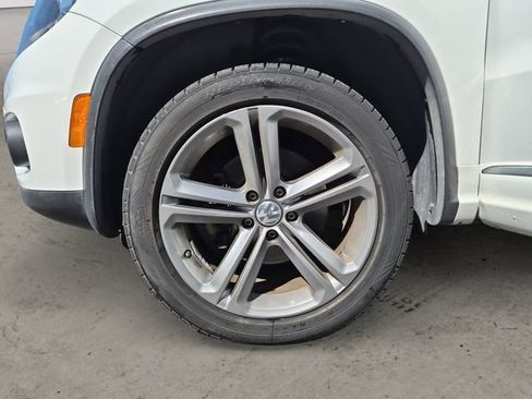 Used 2017 Volkswagen Tiguan Sport AWD/4WD image 10