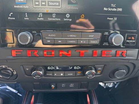 Used 2025 Nissan Frontier PRO-4X AWD/4WD image 23
