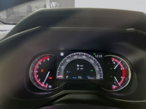 Used 2023 Toyota RAV4 XLE FWD image 21