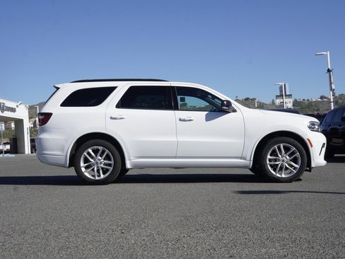 Used 2023 Dodge Durango GT image 3