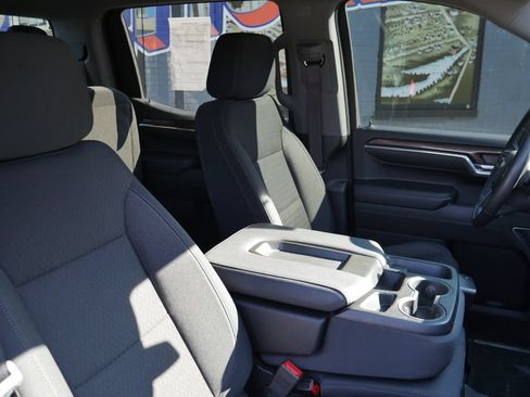 Used 2024 Chevrolet Silverado 1500 LT AWD/4WD image 10