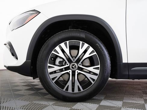 Certified 2026 Mercedes-Benz GLA 250 4MATIC image 4