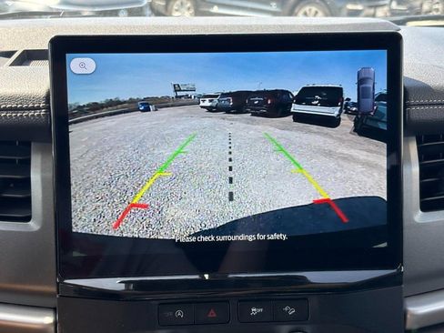 Used 2024 Ford Expedition Max XLT image 23