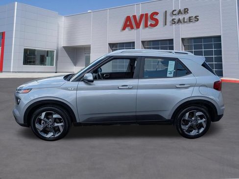 Used 2025 Hyundai Venue SEL FWD image 10