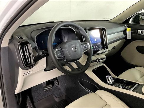 New 2026 Volvo XC40 B5 Ultra w/ Climate Package AWD/4WD image 4