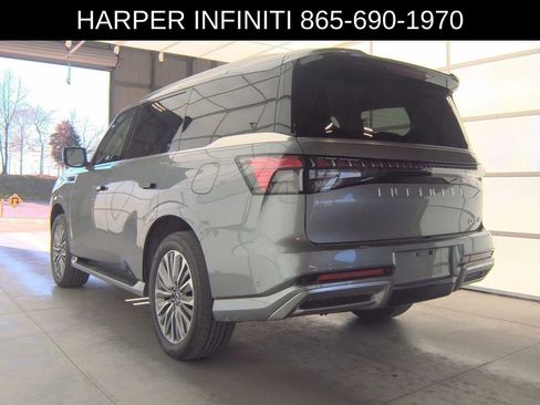 Used 2025 INFINITI QX80 Sensory image 2