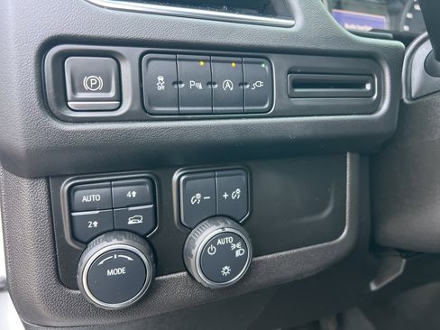 Used 2021 Chevrolet Tahoe LT image 14