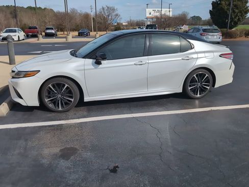 Used 2018 Toyota Camry XSE image 4