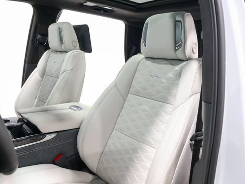 Used 2026 Cadillac Escalade V AWD/4WD image 34
