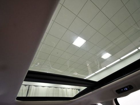 Used 2022 Chrysler Pacifica Limited image 16