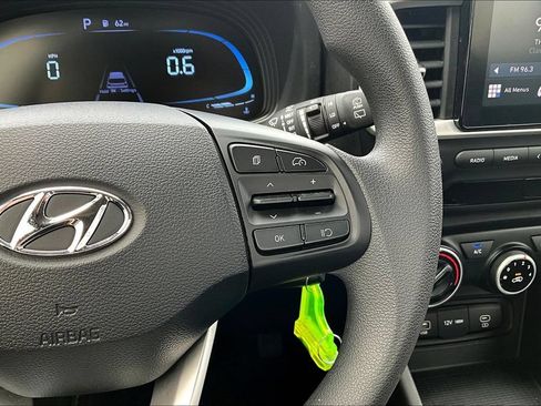 Used 2023 Hyundai Venue SE w/ Cargo Package FWD image 15