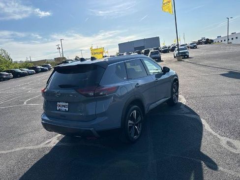 Certified 2025 Nissan Rogue SL w/ Tech Package FWD image 6