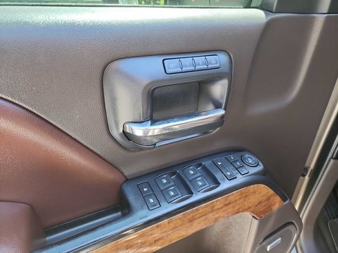 Used 2015 Chevrolet Silverado 2500 High Country w/ High Country Premium Package AWD/4WD image 14
