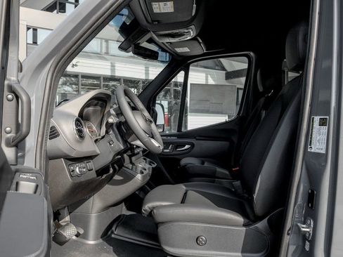 New 2025 Mercedes-Benz Sprinter 2500 image 12