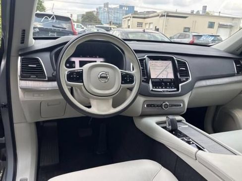 Used 2025 Volvo XC90 T8 Plus w/ Protection Package Premier AWD/4WD image 3