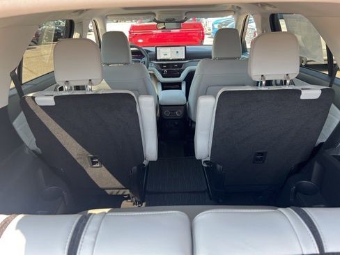 New 2025 Ford Explorer Platinum w/ Ultimate Package image 14