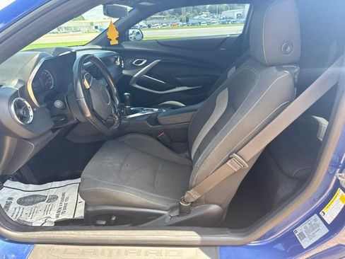 Used 2020 Chevrolet Camaro LT RWD image 11