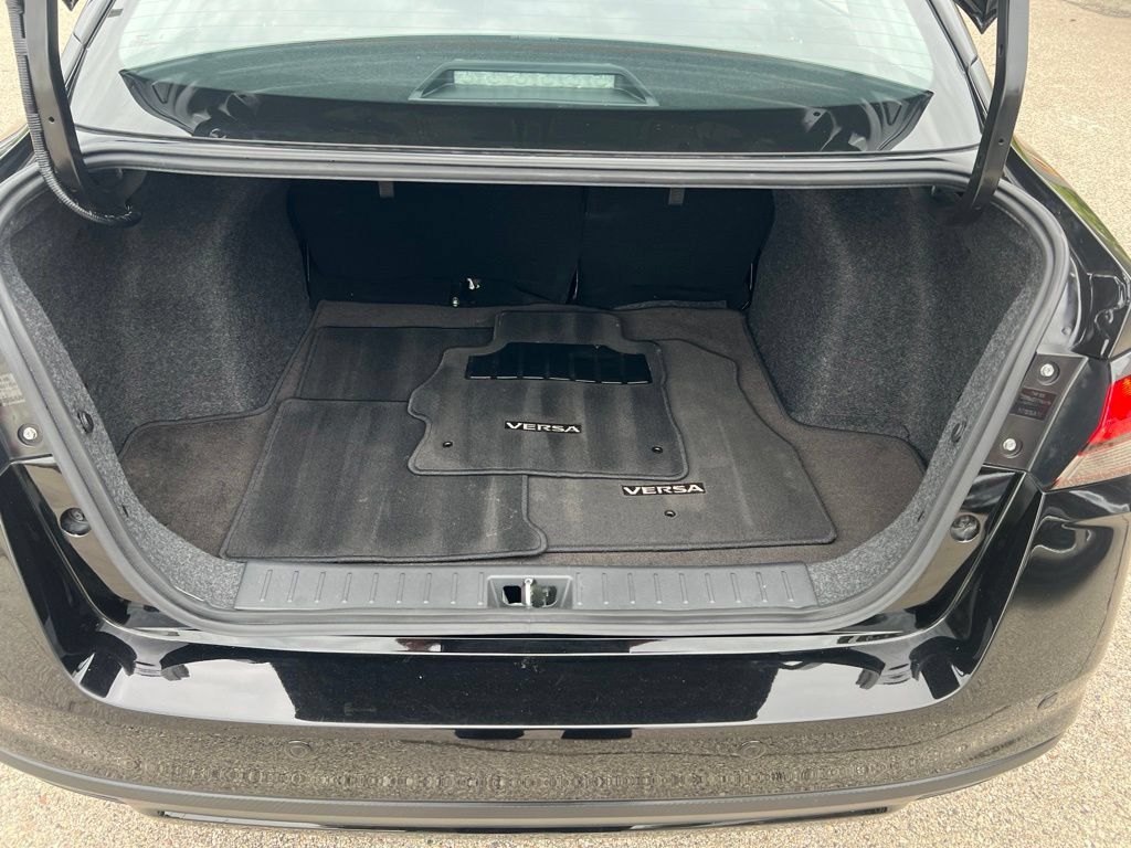 Certified 2025 Nissan Versa SR w/ Trunk Package FWD image 12