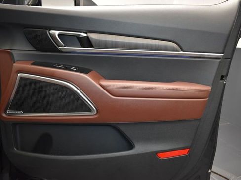 Certified 2024 Kia Telluride SX w/ Towing Package image 14