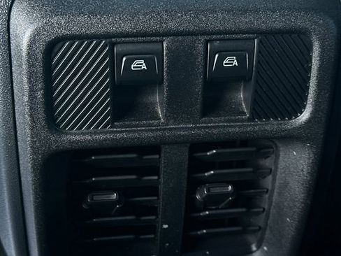 Used 2025 Ford Bronco Badlands AWD/4WD image 13