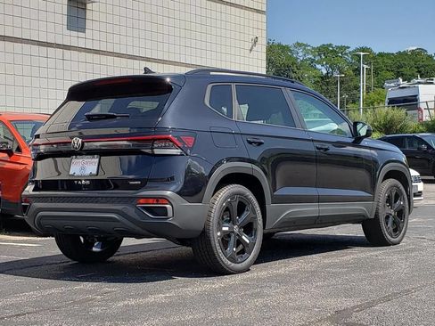 New 2026 Volkswagen Taos SE AWD/4WD image 3