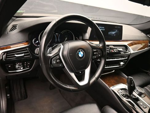 Used 2018 BMW 530i xDrive AWD/4WD image 14
