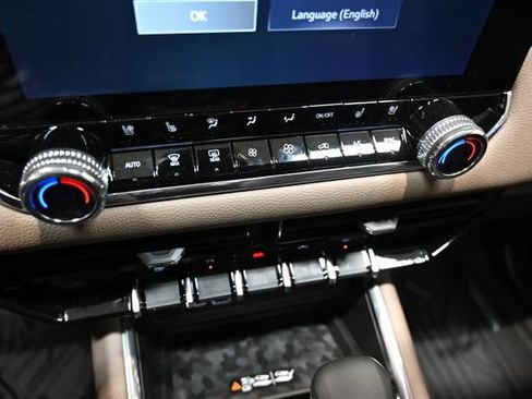 New 2026 GMC Canyon Denali image 19