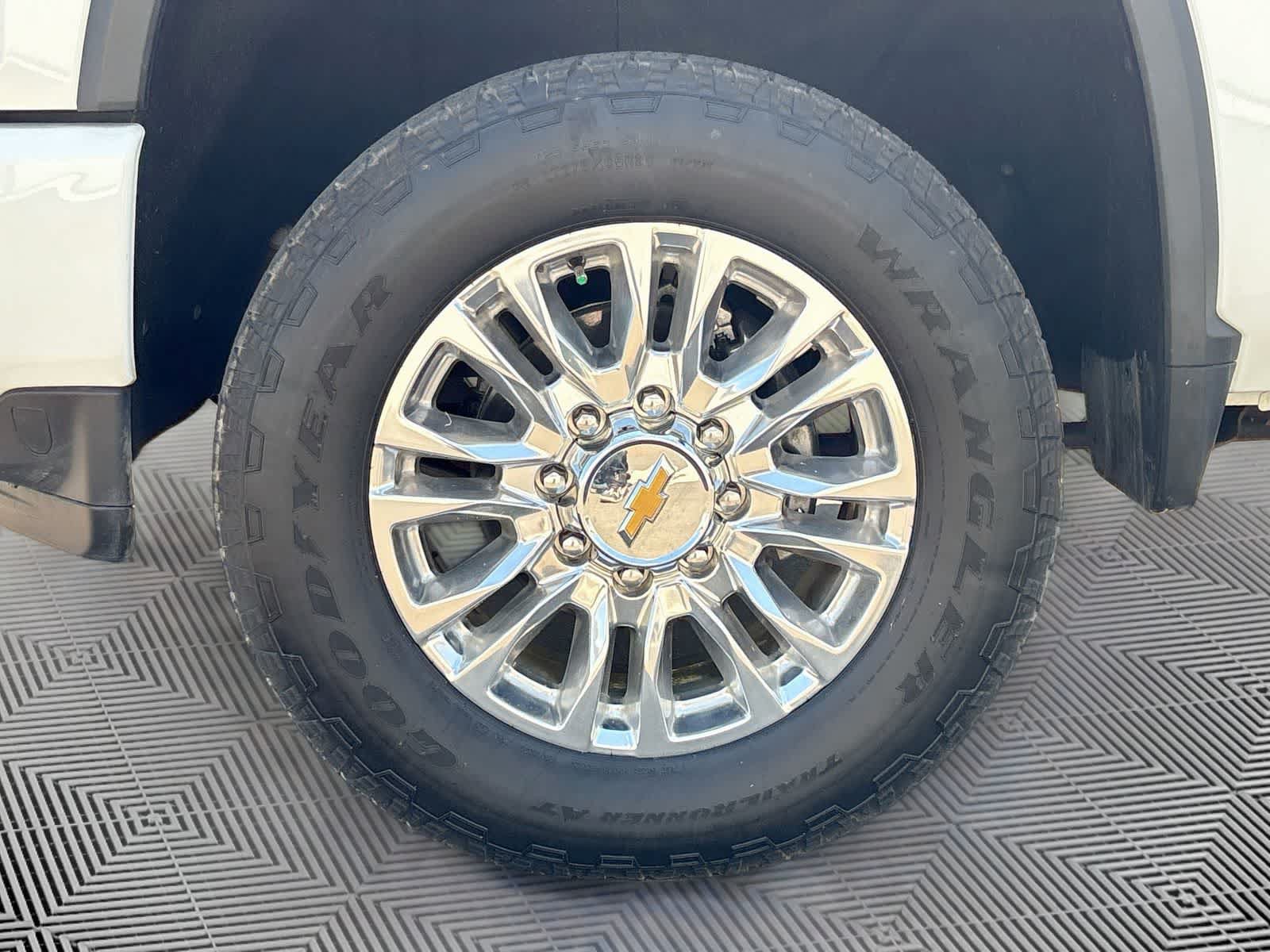 Used 2022 Chevrolet Silverado 2500 High Country w/ Safety Package II AWD/4WD image 31