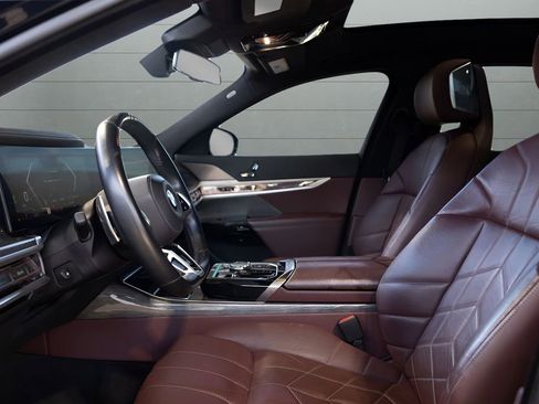 Used 2023 BMW 760i xDrive AWD/4WD image 41