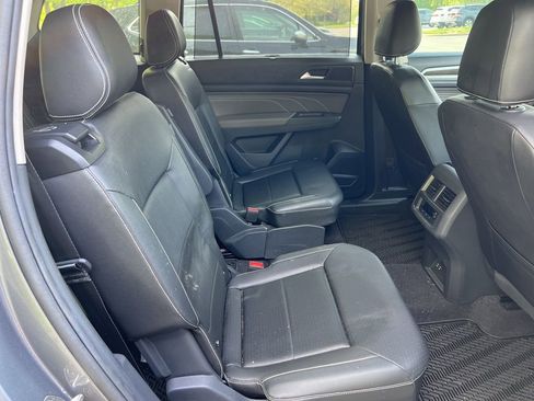 Used 2023 Volkswagen Atlas SE w/ Black Wheel Package image 8